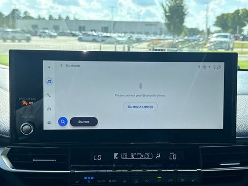 Used 2025 Toyota Sienna Limited FWD image 26