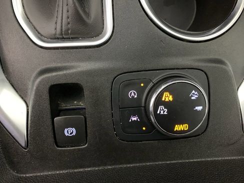 Used 2022 Chevrolet Traverse LT w/ LPO, 'HIT The Road' Package image 26