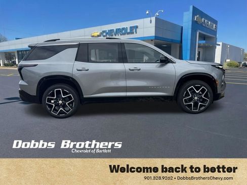 New 2026 Chevrolet Traverse High Country w/ LPO, Floor Liner Package FWD image 8