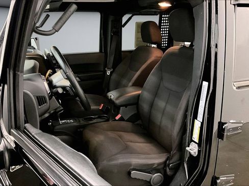 Used 2018 Jeep Wrangler Unlimited Sport S image 21