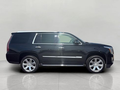 Used 2020 Cadillac Escalade Premium Luxury AWD/4WD image 2