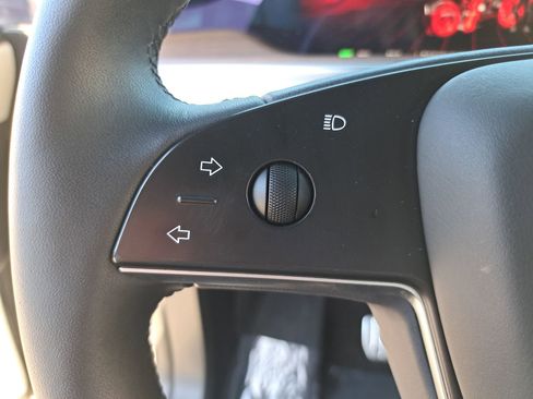 Used 2023 Tesla Model X image 17