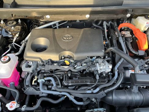 Used 2025 Toyota RAV4 LE image 31