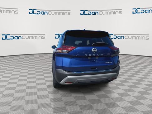 Used 2023 Nissan Rogue SV AWD/4WD image 7