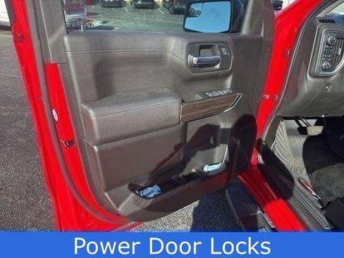 Used 2021 Chevrolet Silverado 1500 LT Trail Boss w/ Bed Protection Package image 31