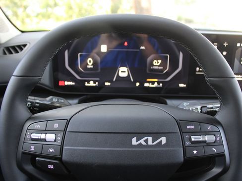 New 2026 Kia K4 EX FWD image 25