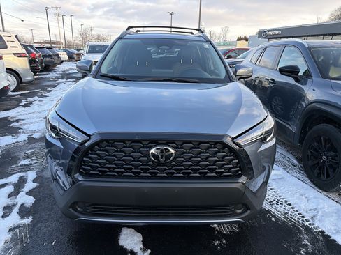 Used 2024 Toyota Corolla Cross LE image 3