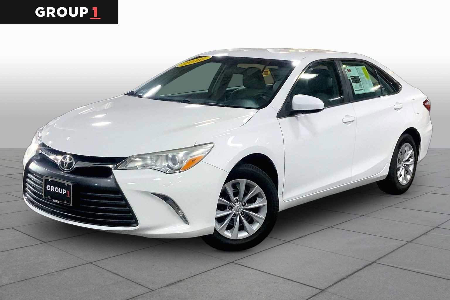 Used 2016 Toyota Camry LE FWD image 1