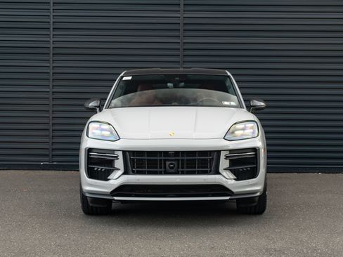 Certified 2026 Porsche Cayenne Turbo GT AWD/4WD image 11