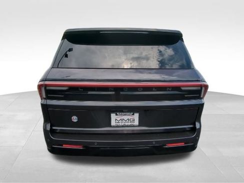 New 2025 Lincoln Navigator Reserve image 6