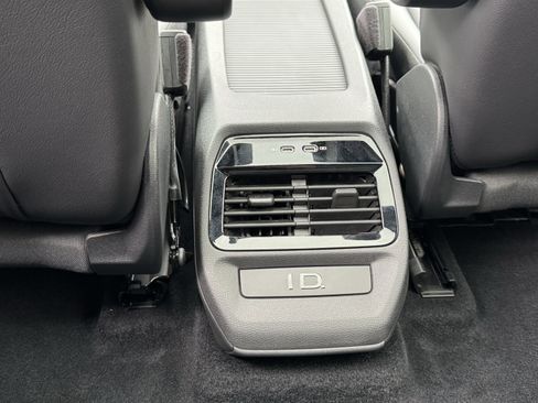 Certified 2021 Volkswagen ID.4 Pro S image 31