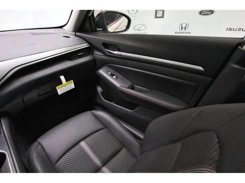 New 2026 Nissan Altima 2.5 SR FWD image 8
