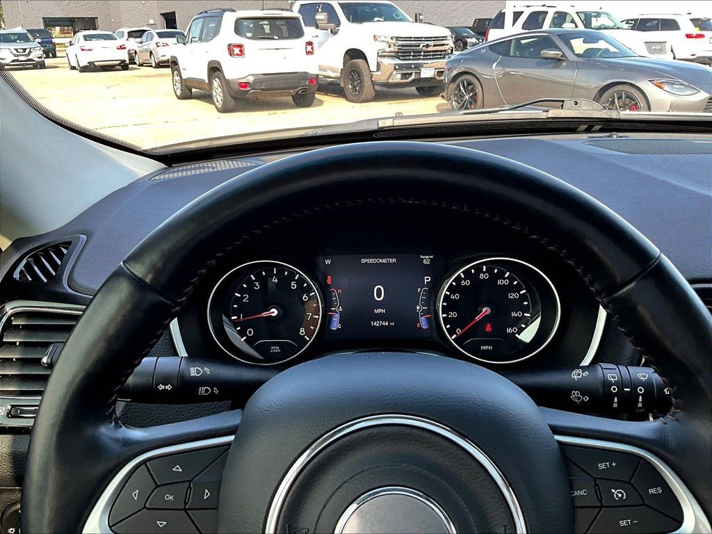 Used 2018 Jeep Compass Limited AWD/4WD image 15