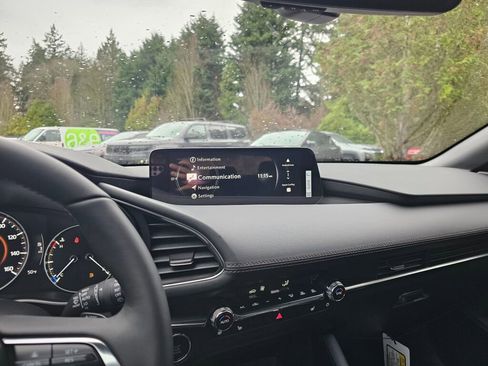 New 2026 MAZDA MAZDA3 Hatchback w/Premium Plus Pkg image 16