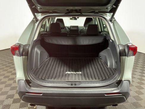 Used 2022 Toyota RAV4 XLE w/ Convenience Package AWD/4WD image 17