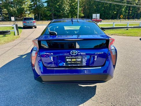 Used 2016 Toyota Prius Two image 6