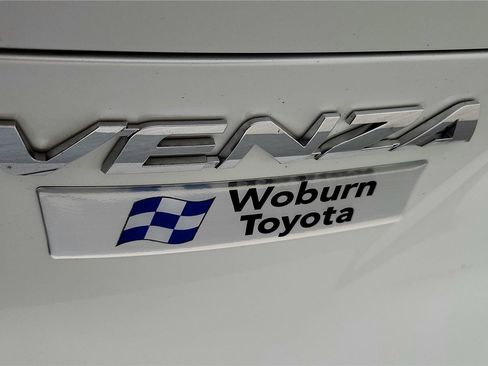 Certified 2024 Toyota Venza XLE image 21