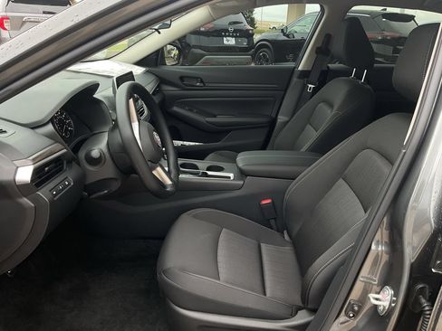 New 2026 Nissan Altima 2.5 SV FWD image 9