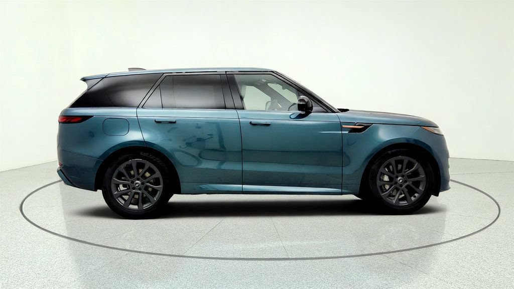 Used 2025 Land Rover Range Rover Sport Dynamic SE AWD/4WD image 4