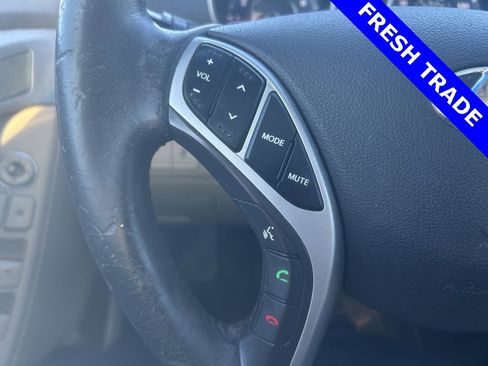 Used 2012 Hyundai Elantra Limited w/ Technology Pkg 5 image 9