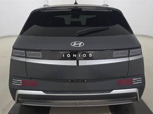 Used 2025 Hyundai Ioniq 5 SEL RWD image 5