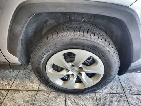 Used 2022 Toyota RAV4 LE FWD image 10