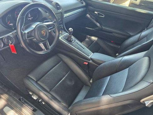 Used 2018 Porsche 718 Cayman RWD image 30