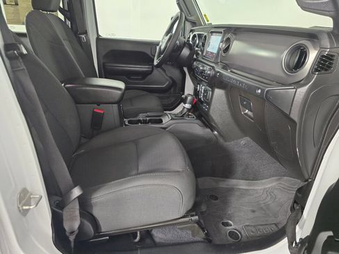 Used 2023 Jeep Wrangler Unlimited w/ Cold Weather Group AWD/4WD image 43