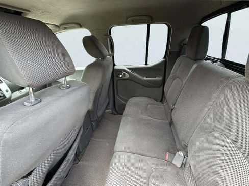 Used 2017 Nissan Frontier SV image 12