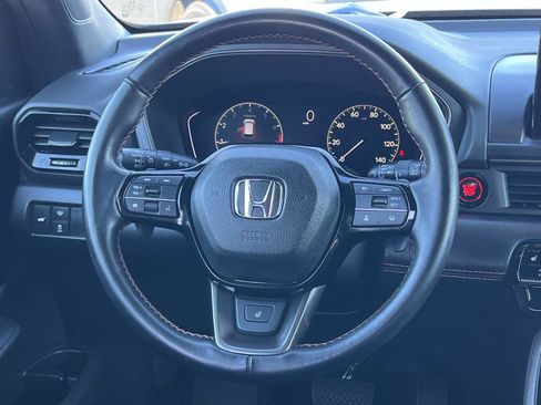 Used 2023 Honda Pilot TrailSport image 8