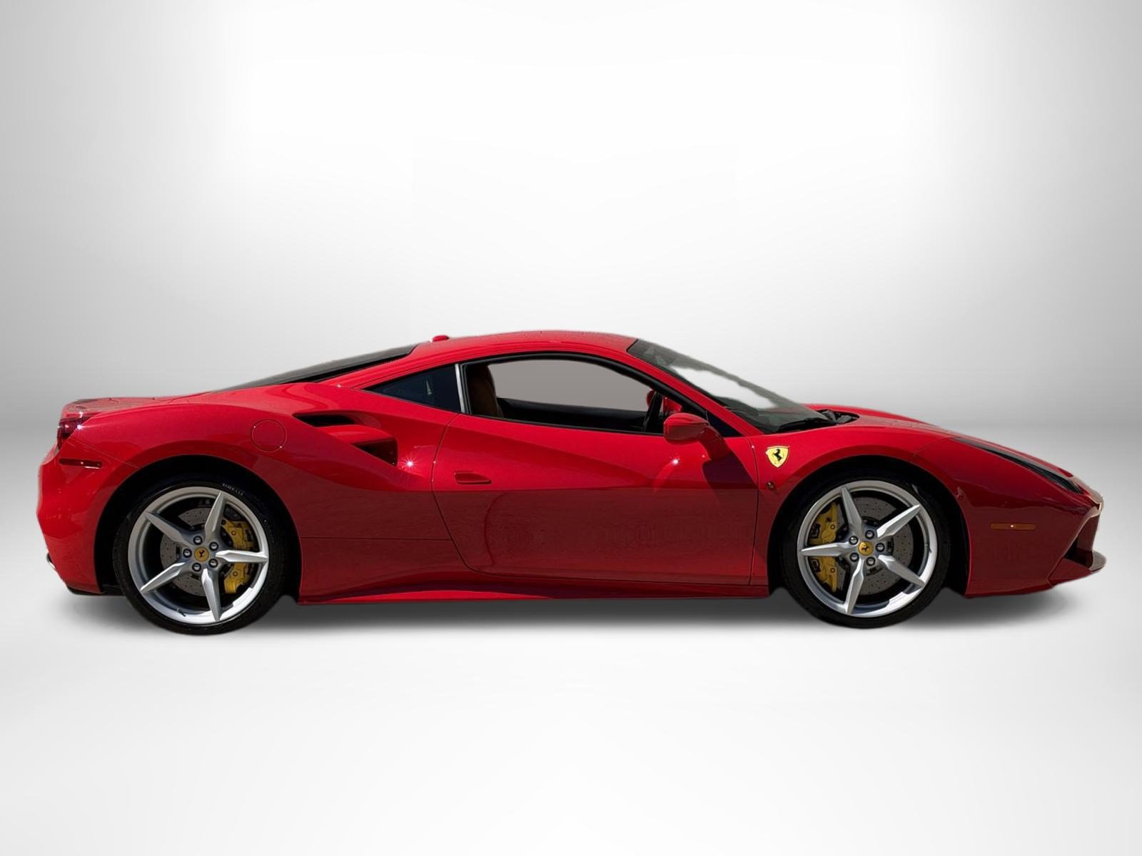 Used 2017 Ferrari 488 GTB RWD image 6