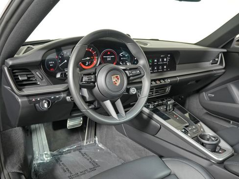 Certified 2024 Porsche 911 Carrera 4 AWD/4WD image 4
