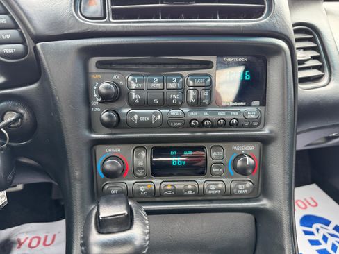 Used 1999 Chevrolet Corvette Convertible w/ Memory Pkg image 17