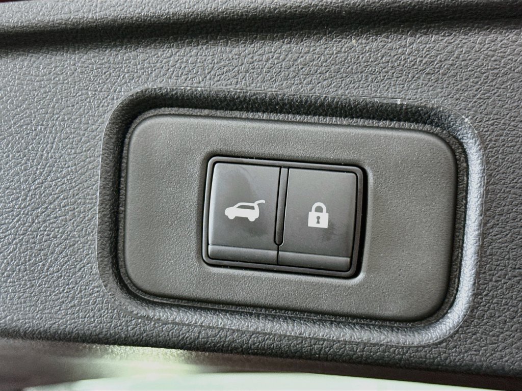 Used 2025 Nissan Pathfinder Rock Creek AWD/4WD image 30