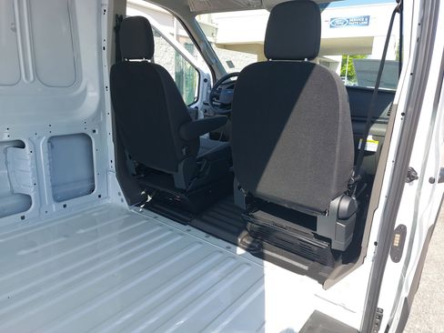 New 2026 Ford Transit 250 148 Medium Roof RWD image 12