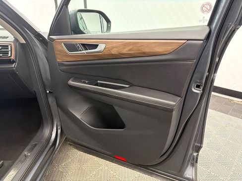 Used 2024 Volkswagen Atlas SE image 15