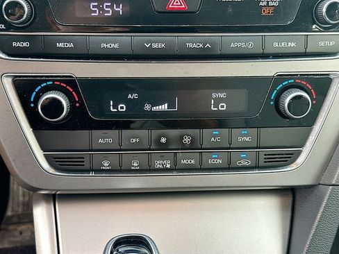 Used 2017 Hyundai Sonata SE FWD image 16
