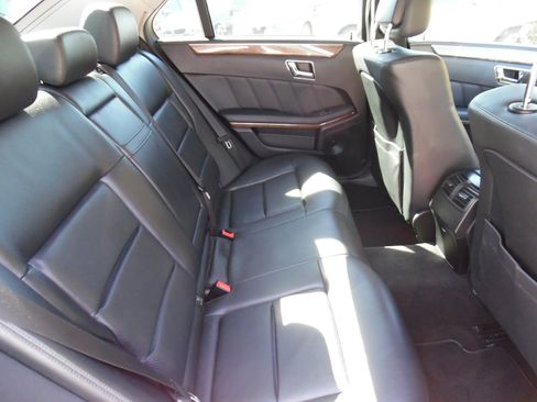 Used 2011 Mercedes-Benz E 350 4MATIC Sedan image 19