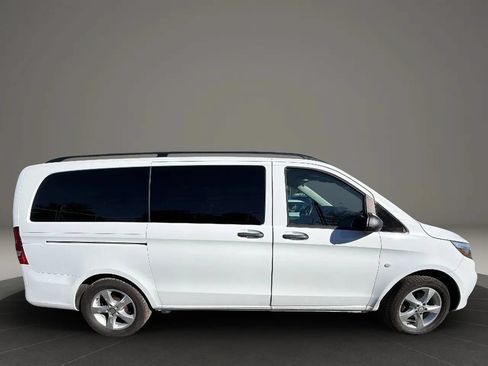 Used 2017 Mercedes-Benz Metris Passenger w/ Appearance Package image 4