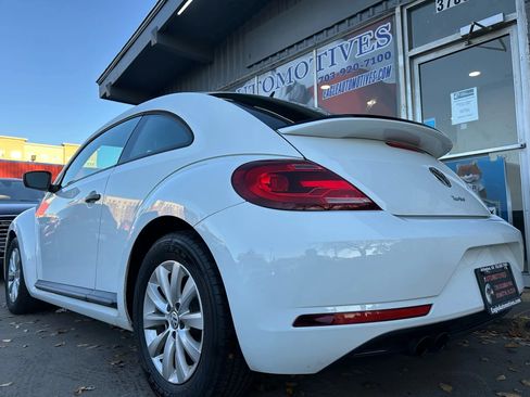 Used 2018 Volkswagen Beetle 2.0T Coast FWD image 5