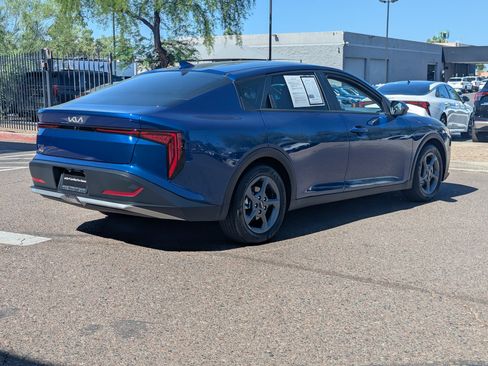 Certified 2025 Kia K4 FWD image 3