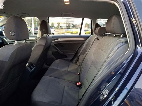 Used 2016 Volkswagen Golf S image 10
