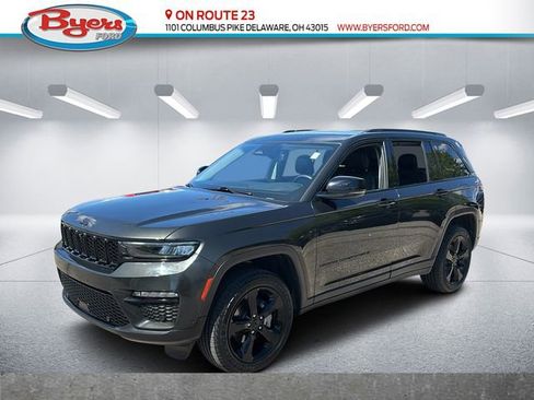 Used 2023 Jeep Grand Cherokee Limited w/ Luxury Tech Group II AWD/4WD image 1