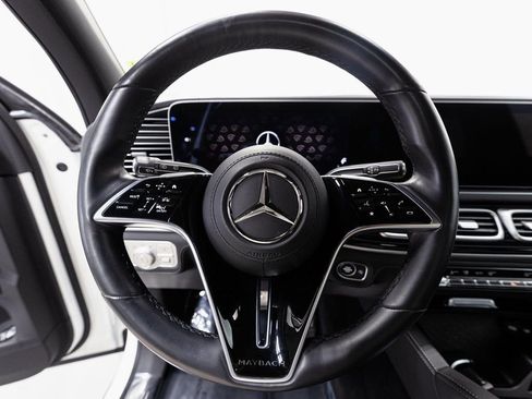Used 2024 Mercedes-Benz Maybach GLS 600 4MATIC image 12