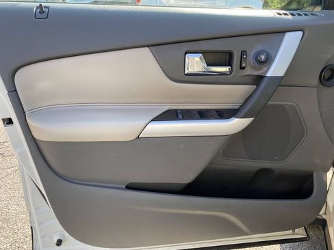 Used 2013 Ford Edge SE FWD image 9