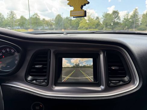 Used 2019 Dodge Challenger SXT RWD image 19