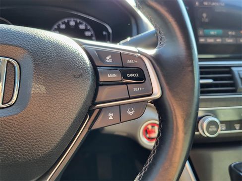 Used 2018 Honda Accord Touring image 23