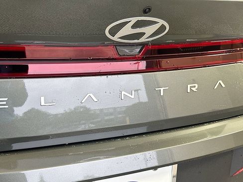 New 2026 Hyundai Elantra SE FWD image 20