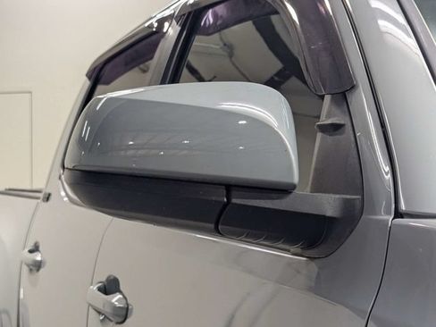 Used 2020 Toyota Tacoma SR5 RWD image 27