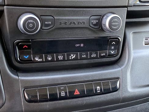 Used 2025 RAM ProMaster 2500 w/ U-Haul Equipment Group FWD image 15